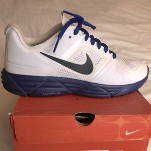 Nike wmns blue and white, size 7.5